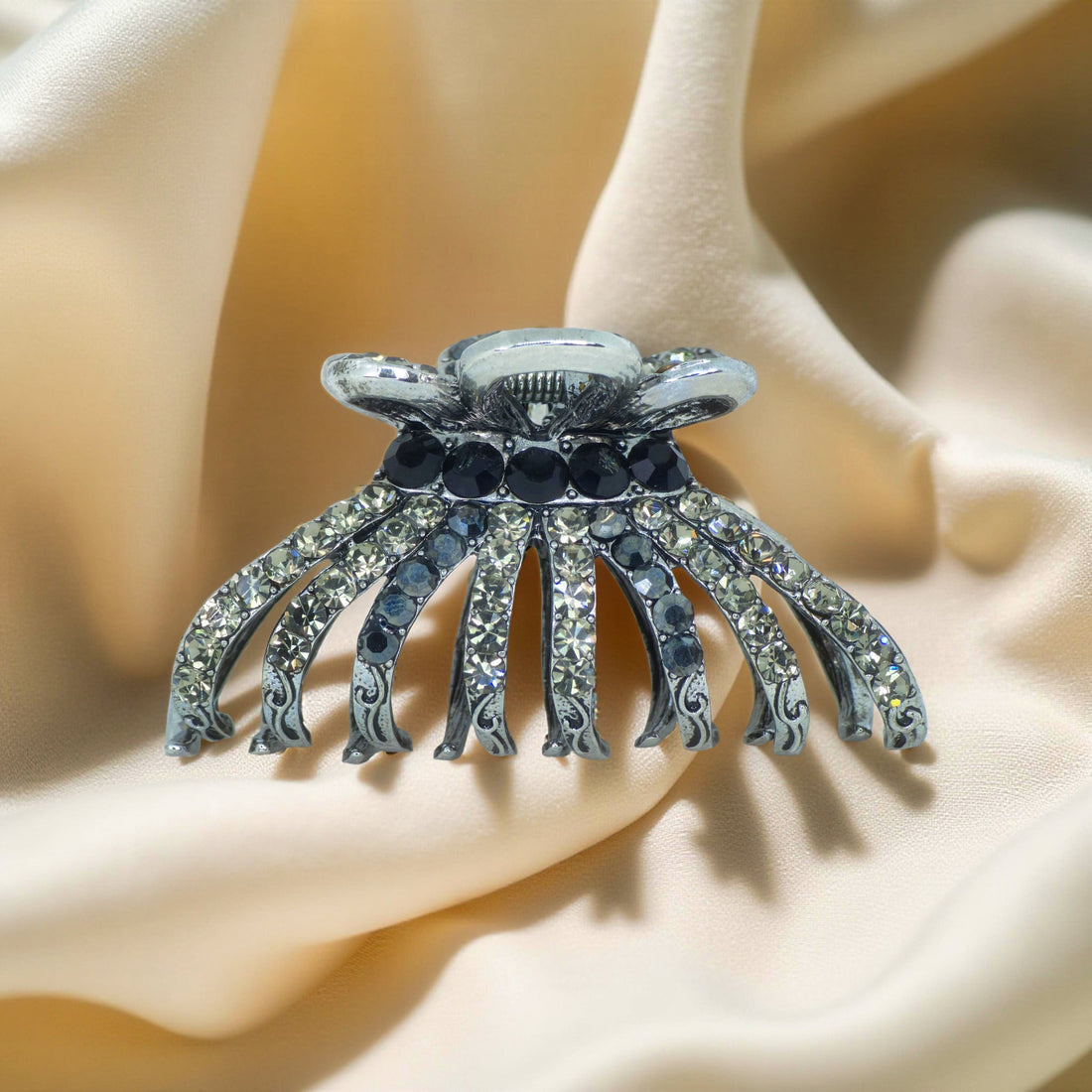 Black version of Haerime Aurefan Arc Claw – deep tone crystal jaw clip for sculptural elegance