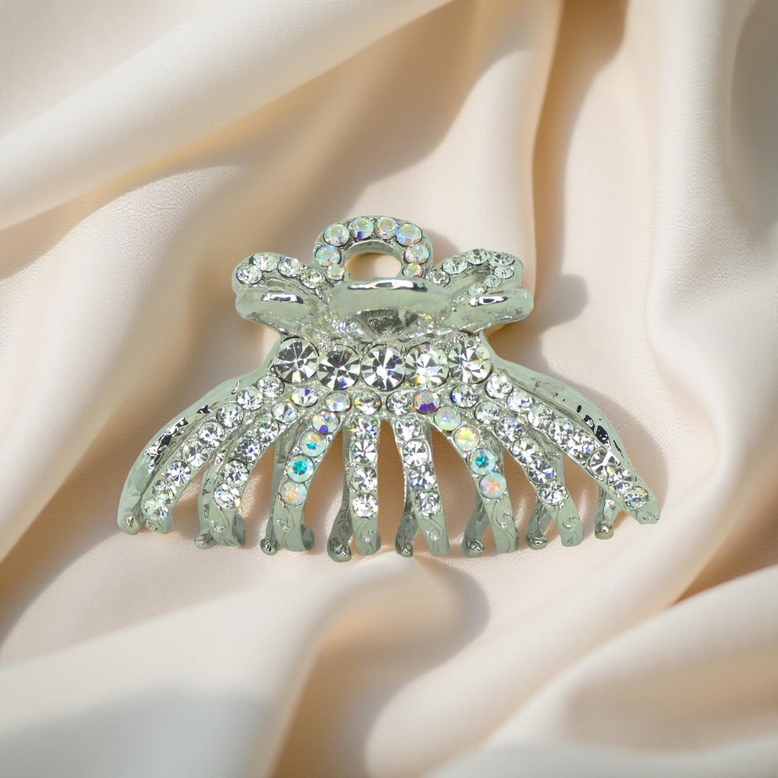Clear crystal version of Haerime Aurefan Arc Claw – radiant jaw clip design