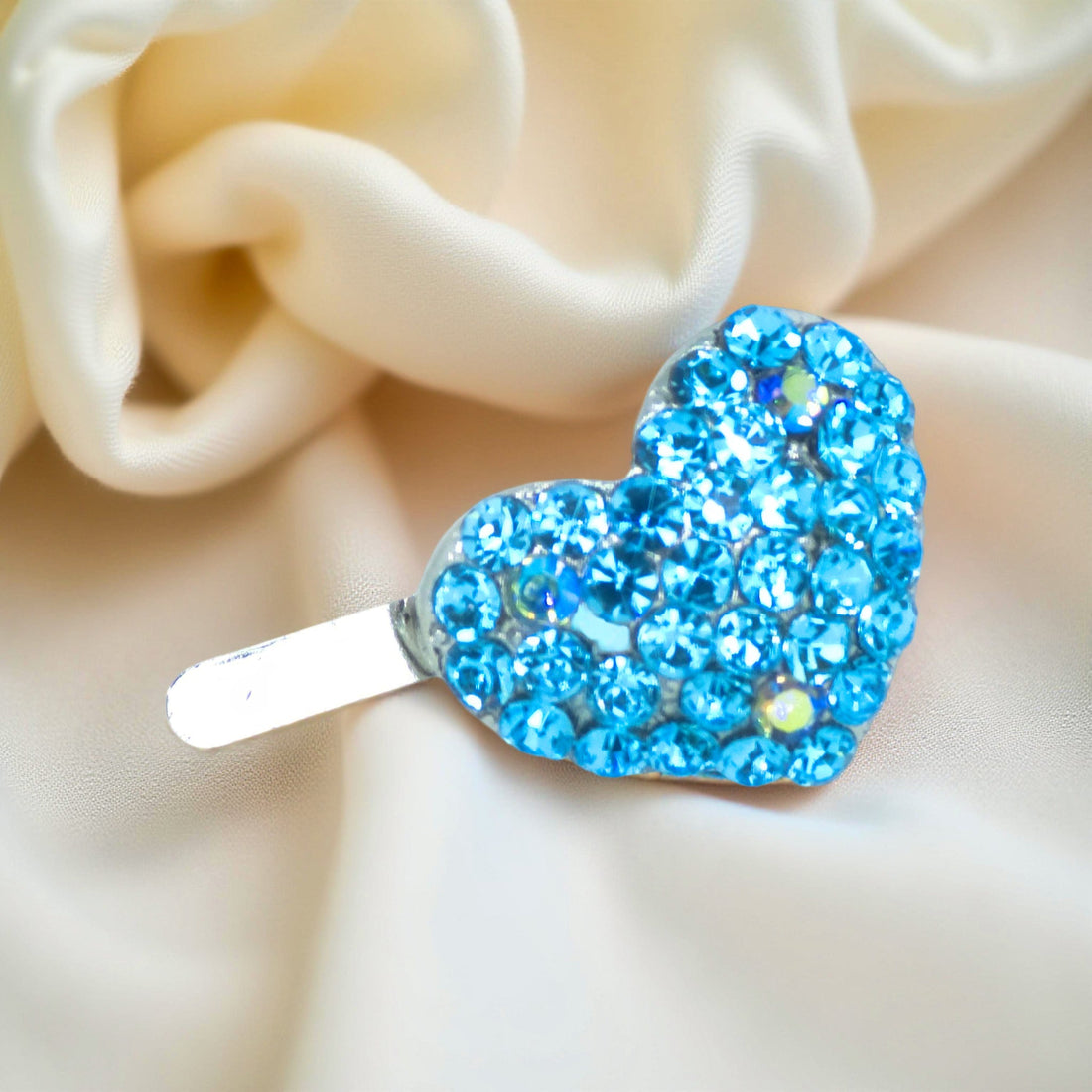 Blue Zircon version of Haerime CoeurClip – magnetic heart-shaped mini barrette with crystal coating