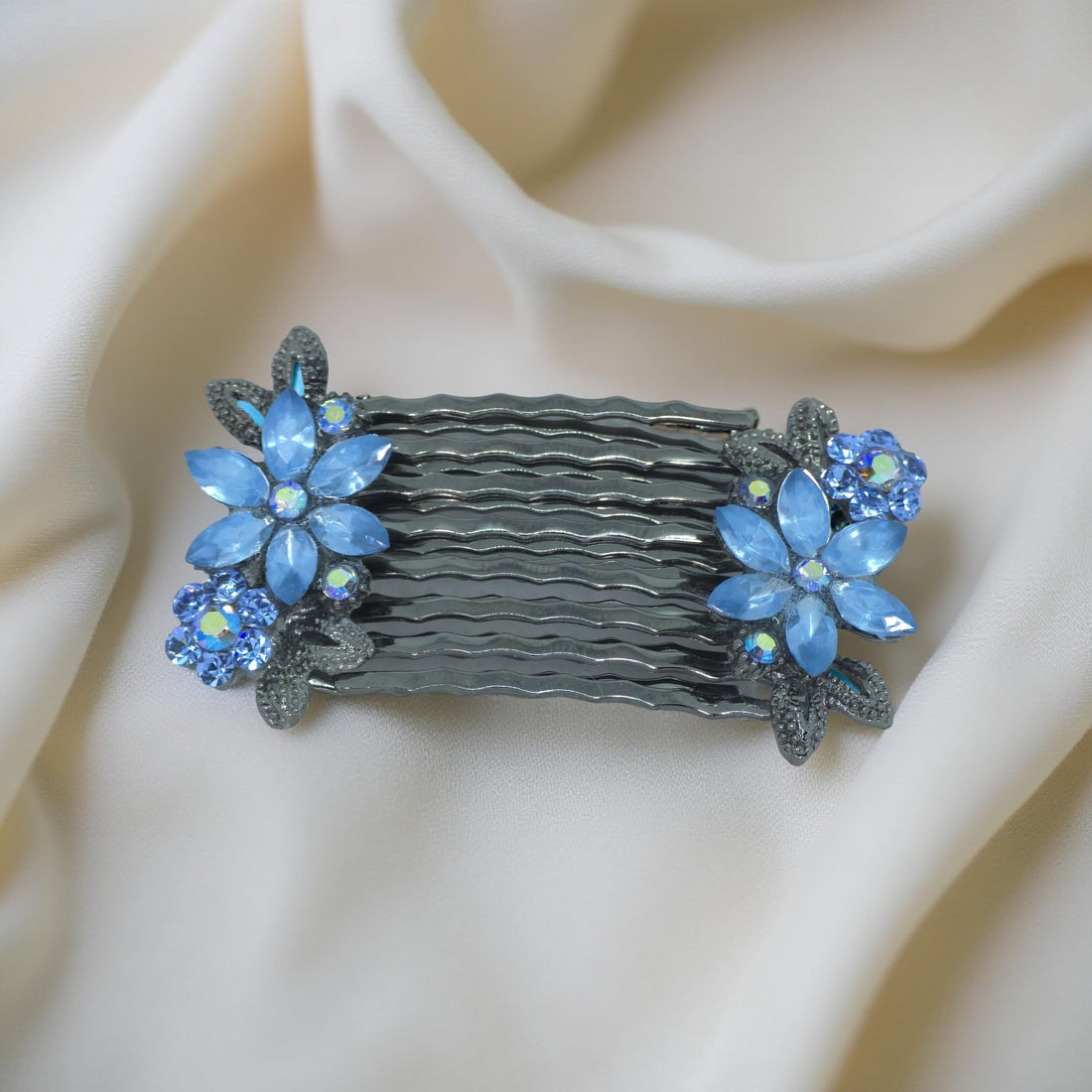 Haerime Florelle Petite Pair Combs in Blue close-up – crystal flower formation with metallic mini comb base