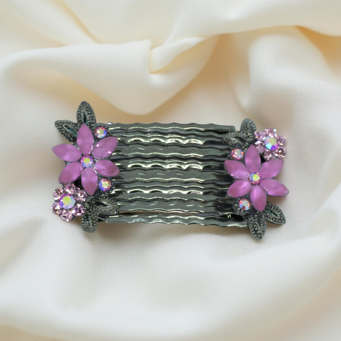 Haerime Florelle Petite Pair Combs in Pink close-up – dual combs with soft pink rhinestone blossoms