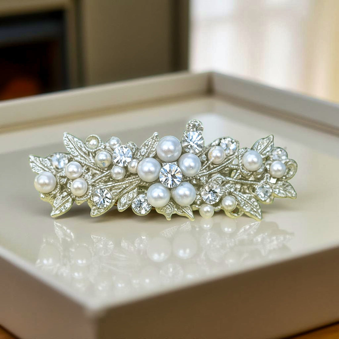 Haerime Lumielle Frost Barrette in Pearl – macro shot showing clasp mechanism and polished silver underside