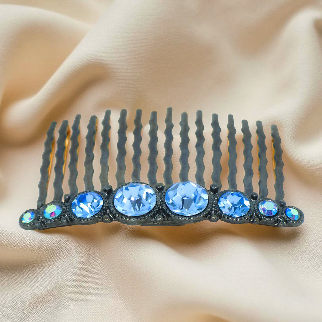 Haerime Ornette Classic Comb in Blue – flat lay of cool sapphire-tone comb on soft ivory background