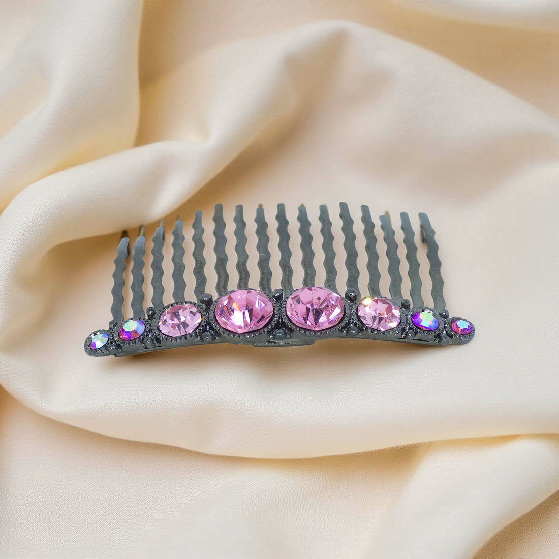 Haerime Ornette Classic Comb in Pink – close-up showing pastel pink stones and graceful tooth design