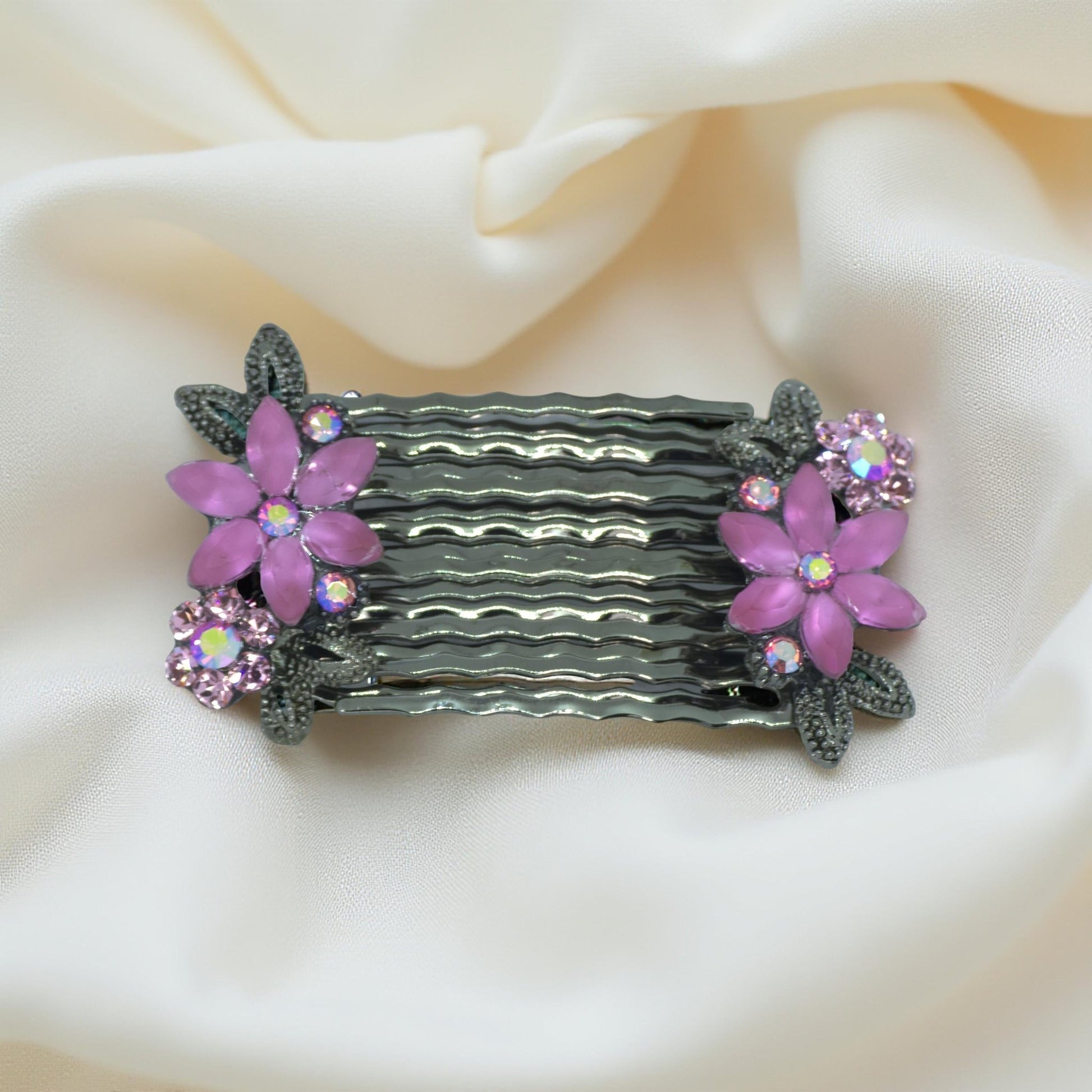 Haerime Florelle Petite Pair Combs in Pink close-up – dual combs with soft pink rhinestone blossoms