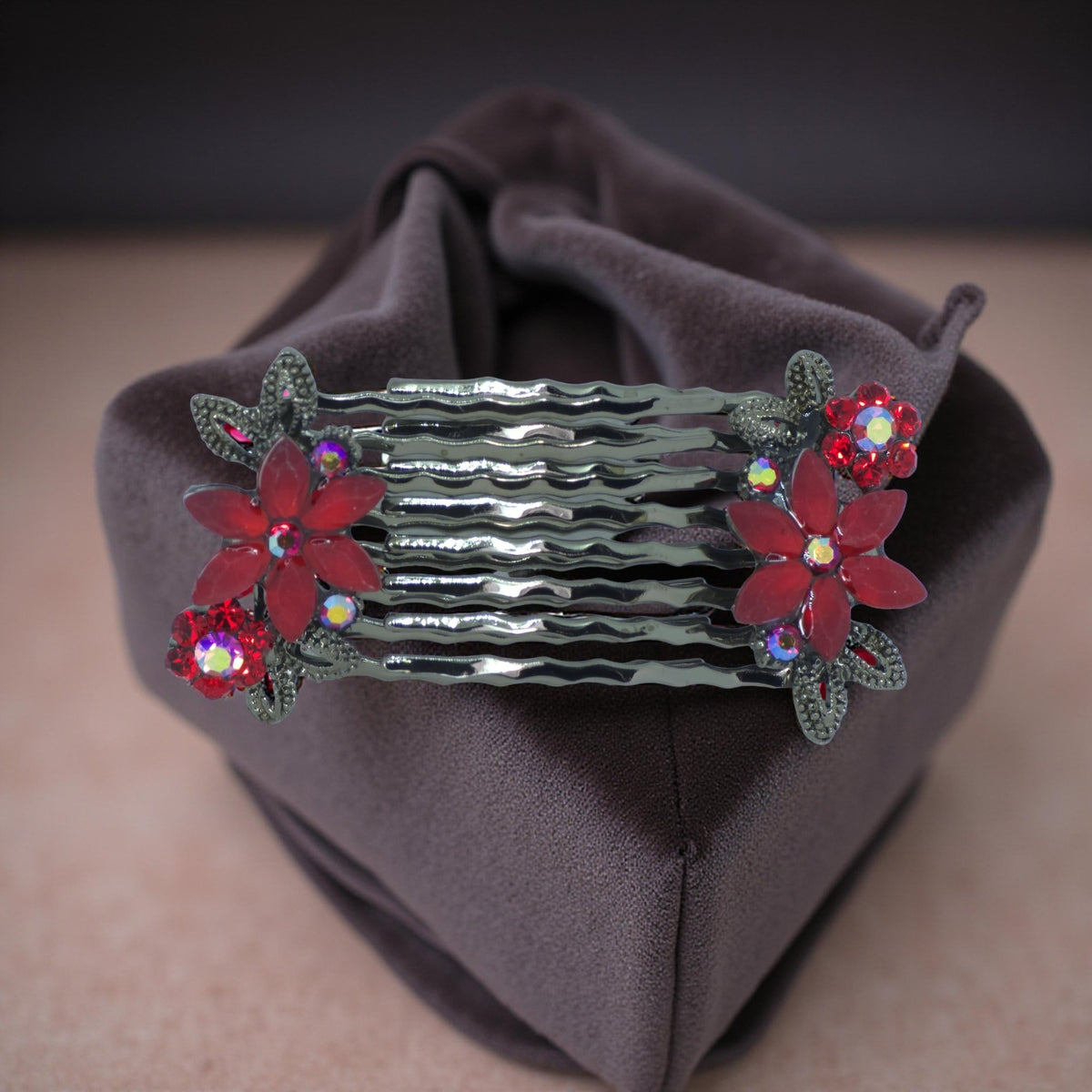 Florelle hair accessory, Red color option, product view.