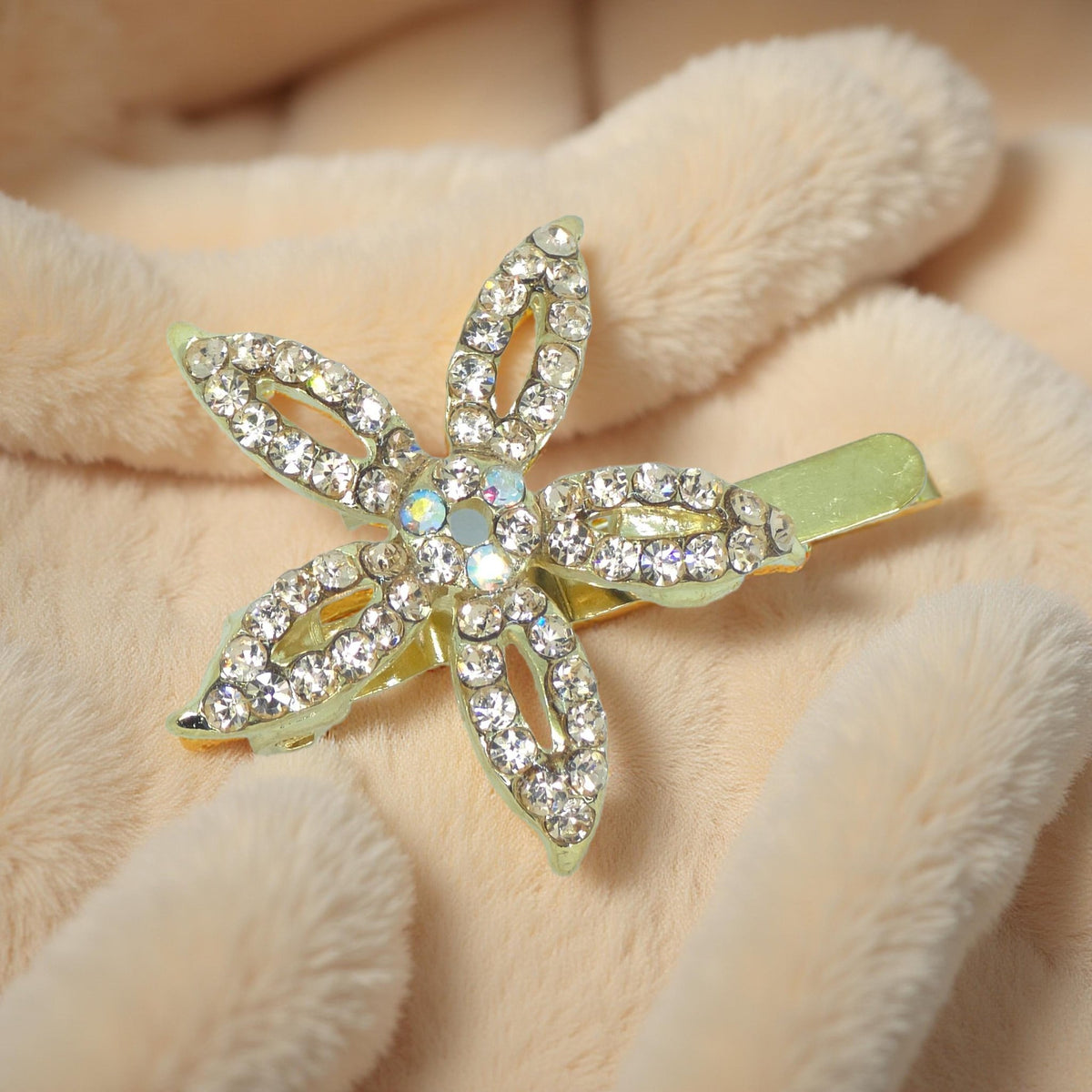 LilyGleam hair clip, Amber color option, side view.