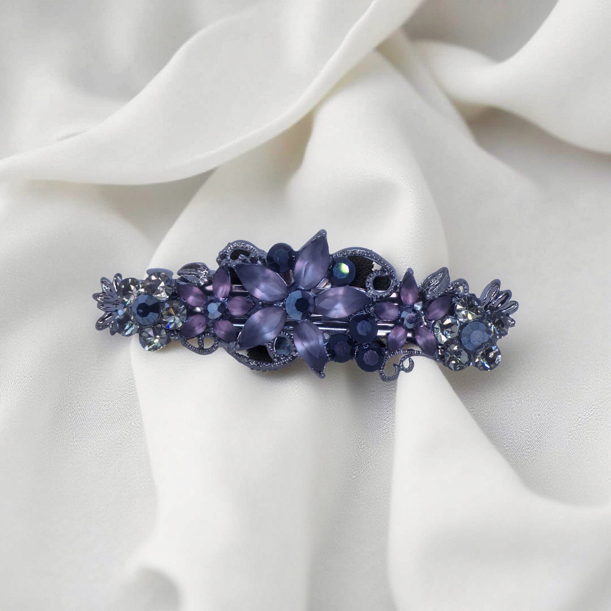  Haerime Serenbelle Bloom in Purple – close-up showing gradient purple petals and oxidized silver base on matte surface