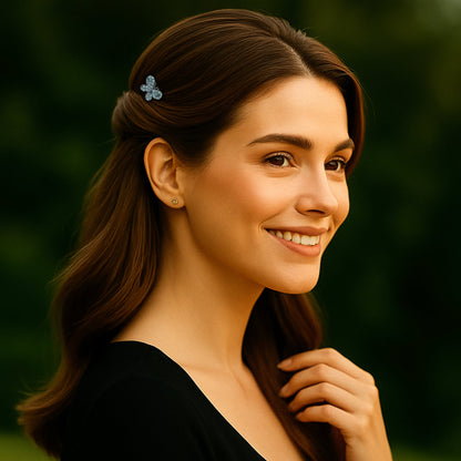 Papillon Éclat hair accessory, shown in hair.