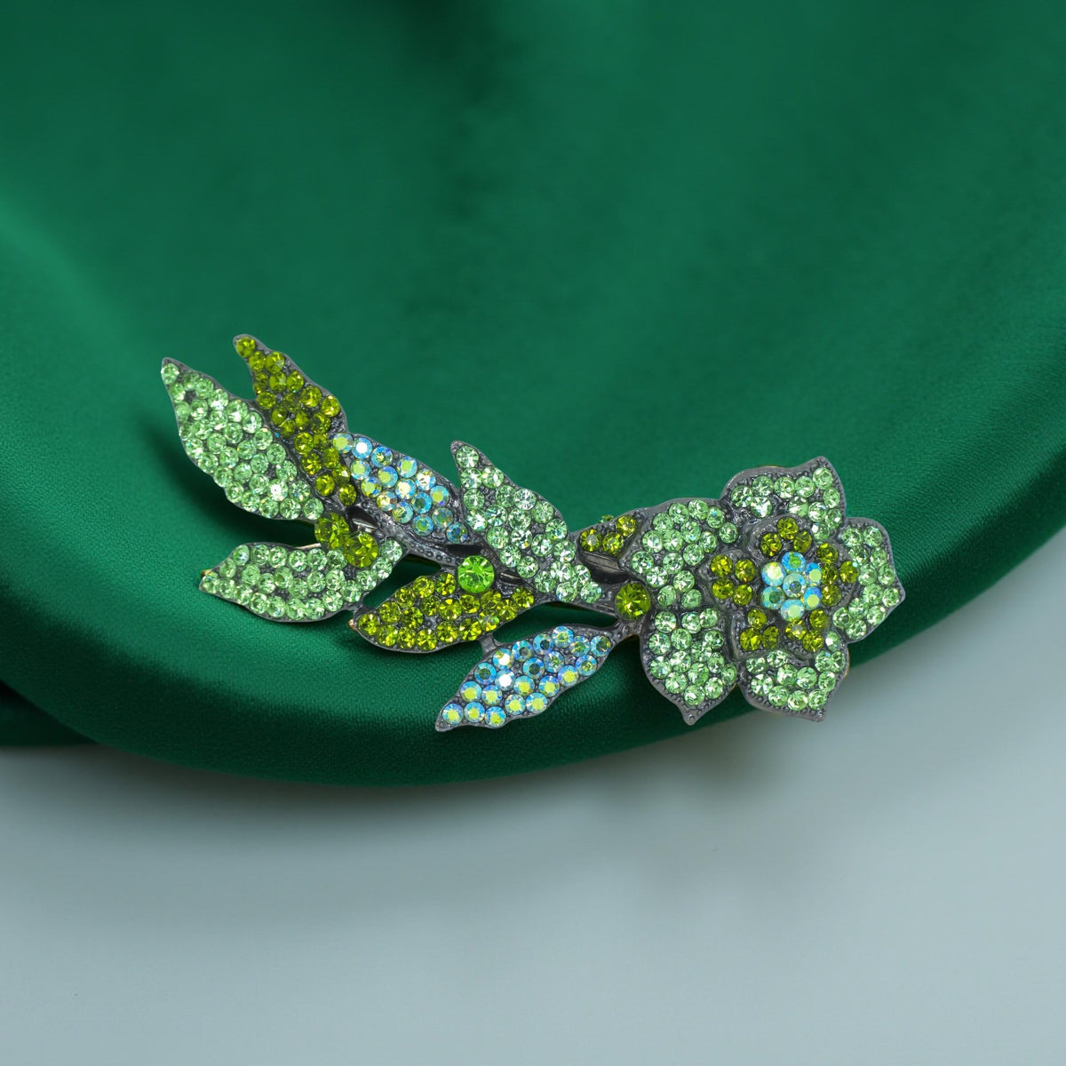 Twilight Bloom Mini hair accessory, Peridot color option, product view.